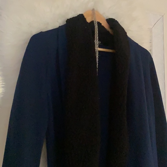• § Vintage Navy Blue & Black Shearling Jacket § • - Picture 6 of 6